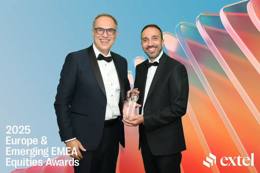 Οι παρέες γράφουν ιστορία: Διεθνής διάκριση για την Ομάδα Επενδυτικών Σχέσεων του ΟΠΑΠ στο Λονδίνο 2 1 49