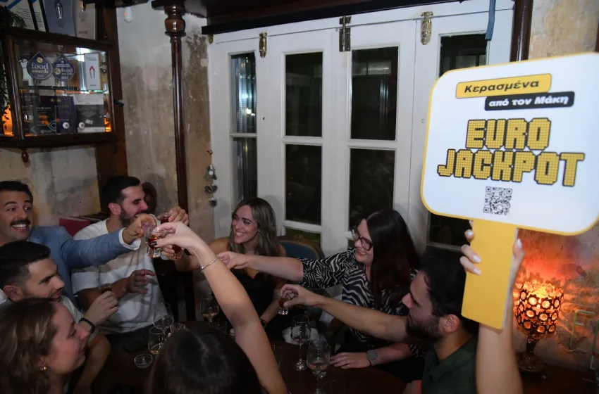  Νέα εξόρμηση του Μάκη στη νυχτερινή Αθήνα –  Σε ποια μαγαζιά πήγε και κέρασε τους θαμώνες φαγητό και ποτό