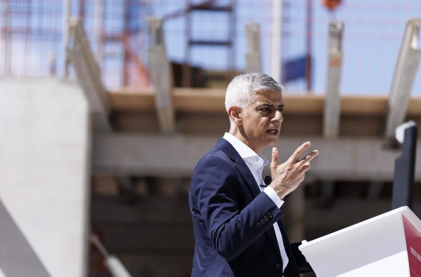  Δήμαρχος Λονδίνου για Τραμπ: “Ρατσιστής, σεξιστής, μισογύνης και ισλαμοφοβικός”