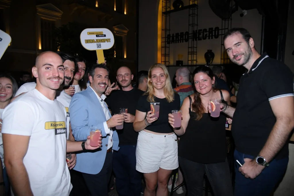 Πού κυκλοφορεί ο Μάκης που κέρδισε το Eurojackpot και κερνάει όλο το μαγαζί (vid) – Μετά την Καρύτση και τη Μαβίλη ετοιμάζεται για νέα βραδινή εξόρμηση την ερχόμενη Παρασκευή 10 4 5