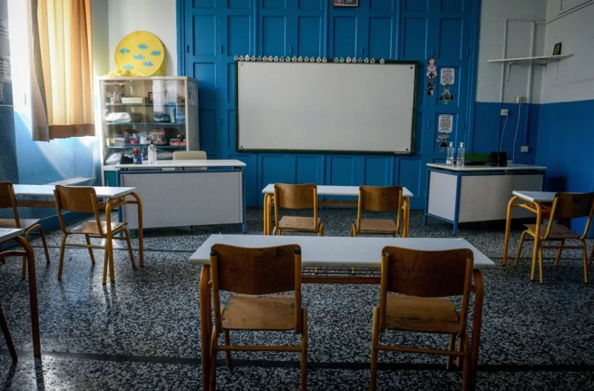  “Το τέλος της Ελλάδας”- Σχόλιο του Έλον Μασκ και δραματικό άρθρο των FT για το “λουκέτο” σε 750 σχολεία λόγω υπογεννητικότητας