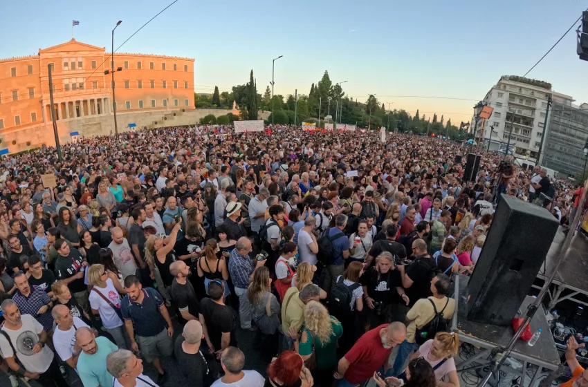 Τέμπη: Συγκεντρώσεις διαμαρτυρίας στο Σύνταγμα και σε όλη τη χώρα