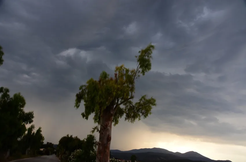  Πραγματικό φθινόπωρο: Βροχερό το σκηνικό τις επόμενες μέρες και μετά… “καλοκαιράκι”