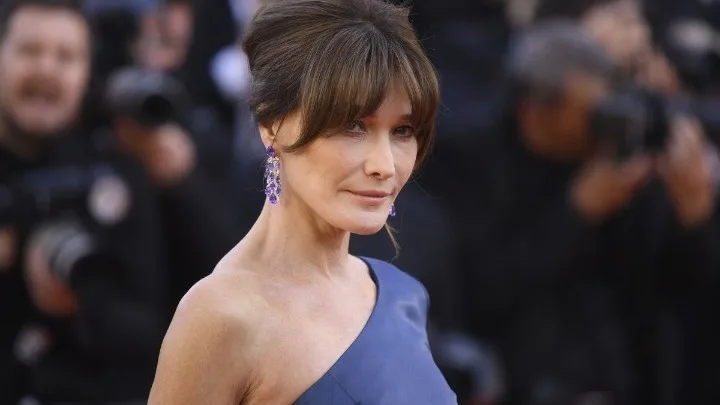  Κάρλα Μπρούνι: “Η αγάπη είναι η απάντηση”-Η αντίδρασή της στην φυλάκιση Σαρκοζί