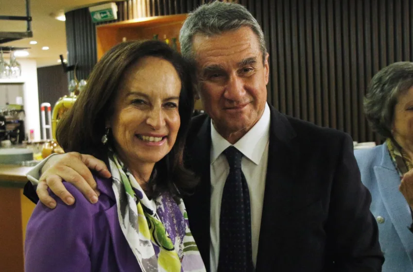 c5ae0b23 diamantopoyloy loverdos