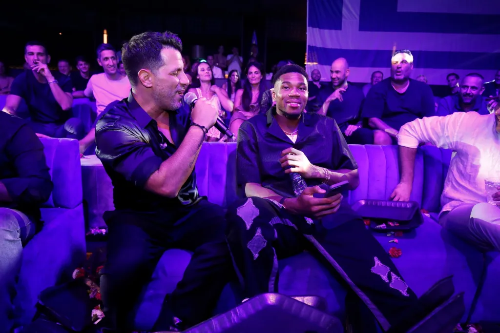 Τα "έσπασαν" στα μπουζούκια οι διεθνείς- Ο χορός του Σπανούλη και του Γιάννη, το τραγούδι του Λαρεντζάκη 5 image 50