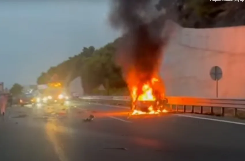  Αττική Οδός: Φωτιά  σε ΙΧ στον κόμβο Παιανίας-Κλειστές οι δεξιές λωρίδες  προς αεροδρόμιο
