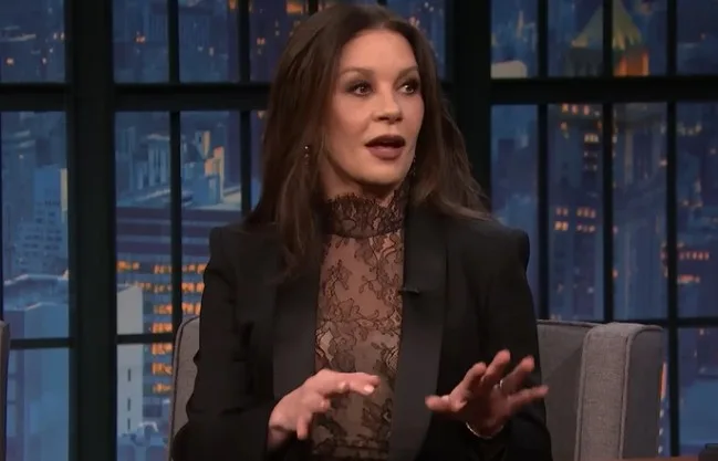  Σάλος με την Κάθριν Ζέτα-Τζόουνς: Το σχόλιο για 12χρονο θαυμαστή που ξεσήκωσε αντιδράσεις (vid)