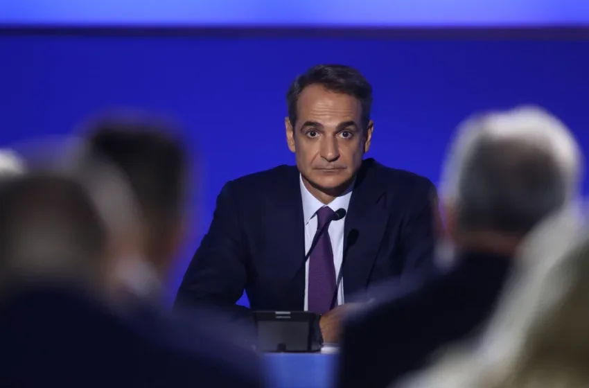  Κατεβάζει τους τόνους για Καραμανλή- Σαμαρά, ανοίγει πόλεμο με τους …”χρυσούς χορηγούς” του Τσίπρα