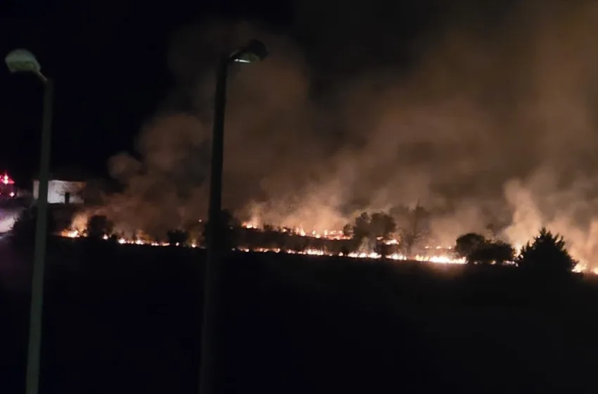  Λάρισα: Φωτιά κοντά στο Νέο Κοιμητήριο και τις Φυλακές της πόλης