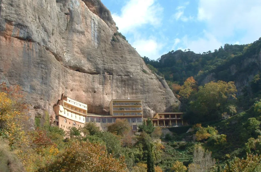  Συνελήφθη ο ηγούμενος του Μεγάλου Σπηλαίου- Σκάνδαλο αρχαιοκαπηλίας σε μία από τις ιστορικότερες Μονές