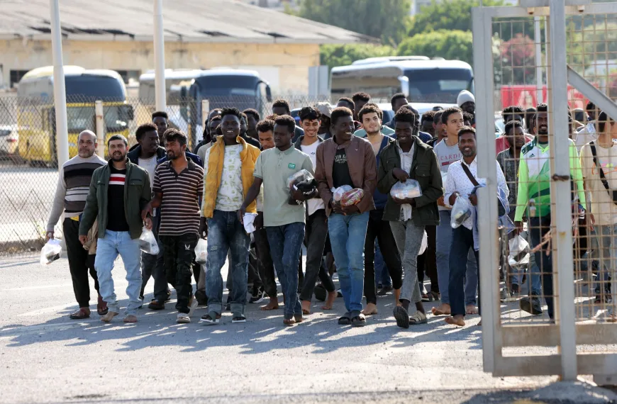 Times: Η ΕΕ αναζητά κέντρα επιστροφής μεταναστών εκτός Ευρώπης- Ποιες χώρες εξετάζονται