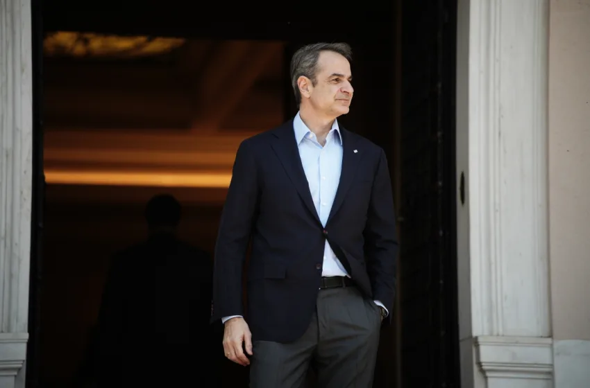 Μαξίμου: Τα πολιτικά διλήμματα… εν αναμονή του αντίκτυπου των κοινωνικών μέτρων