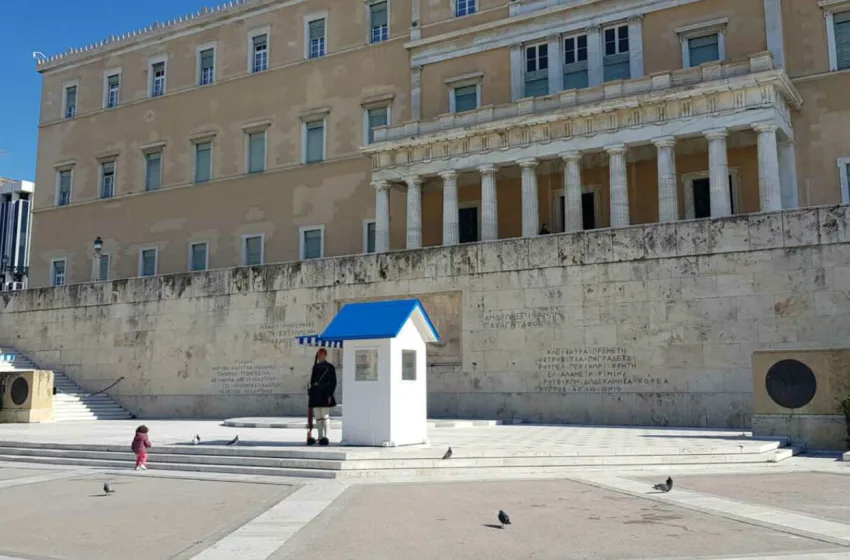 mnimeio agnostou stratioti syntagma