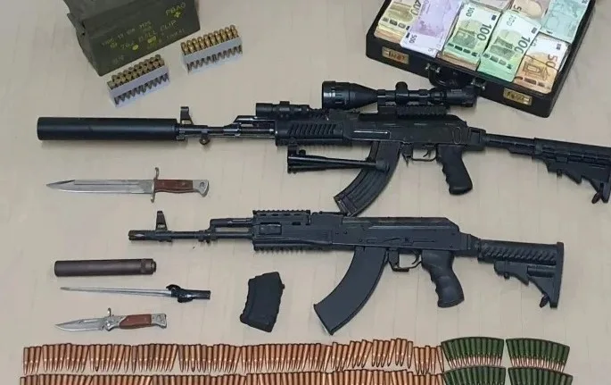  Βρέθηκε οπλοστάσιο στη Σίφνο – Μια σύλληψη