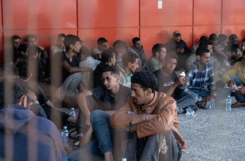  Μεταναστευτικό: Πρόβλημα με το δόγμα “επιστροφή ή φυλακή”- Διαβουλεύσεις για την πρακτική εφαρμογή του νόμου