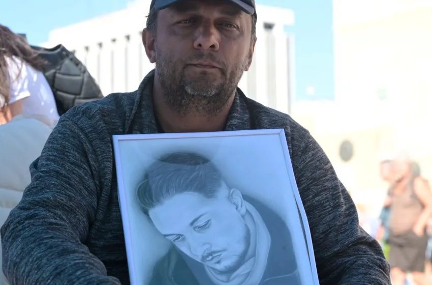  Συμπαράσταση σε Ρούτσι από ΠΑΣΟΚ και ΣΥΡΙΖΑ