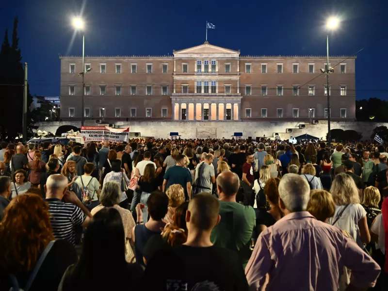 sygkentrosi routsi eurokinissi.jpg