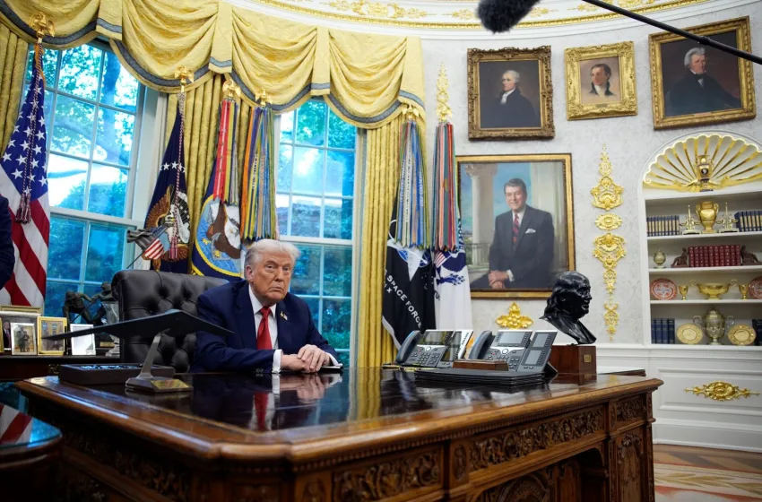  Το “Χρυσό Γραφείο” του Τραμπ και οι αντιδράσεις για την “κιτς” διακόσμηση