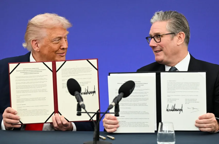  Συμφωνία “μαμούθ” 250 δισ. λιρών υπέγραψαν Τραμπ-Στάρμερ… ούτε λέξη για τις πολεμικές κρίσεις