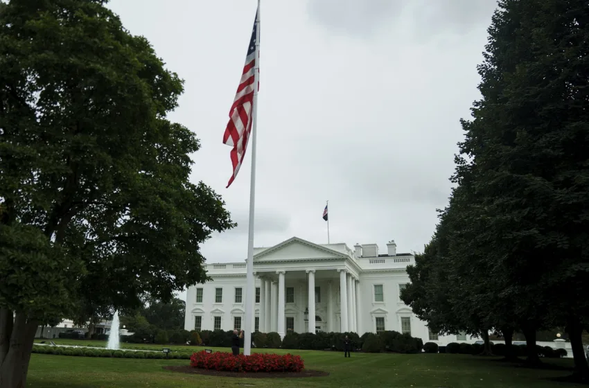  “Καραμέλα” στις ΗΠΑ η λέξη “Εμφύλιος” μετά τη δολοφονία Κερκ – Τι κατέγραψαν οι New York Times