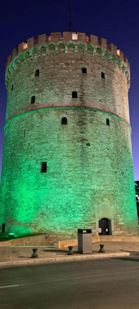 Η Θεσσαλονίκη γιόρτασε την Παγκόσμια Ημέρα Φαρμακοποιού με εντυπωσιακή συμμετοχή πολιτών 2 ΛΕΥΚΟΣ ΠΥΡΓΟΣ ΦΩΤΑΓΩΓΗΣΗ