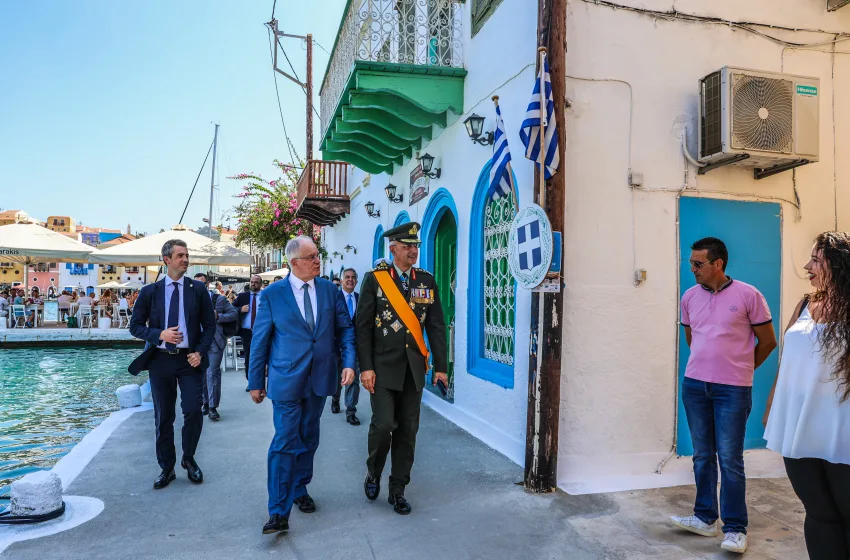  Τασούλας από Καστελλόριζο: “Η Ελλάδα ούτε απειλεί αλλά ούτε απειλείται”