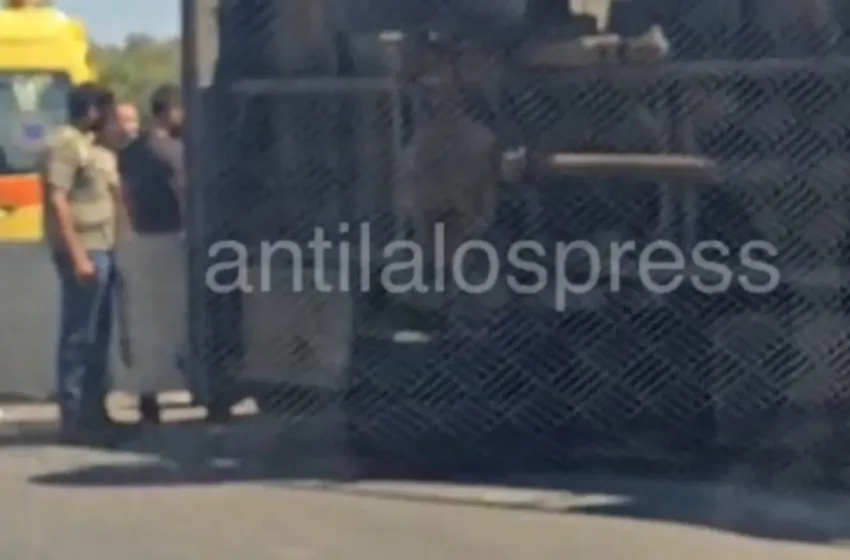  Ηράκλειο: Φορτηγό αναποδογύρισε στο Καστέλι Φαιστού κι έκλεισε το ένα ρεύμα κυκλοφορίας