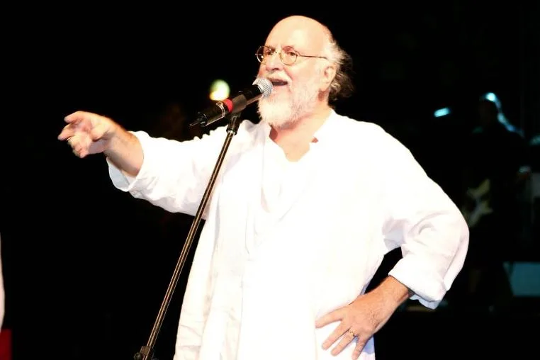  Ο καλλιτεχνικός κόσμος αποχαιρετά τον Διονύση Σαββόπουλο