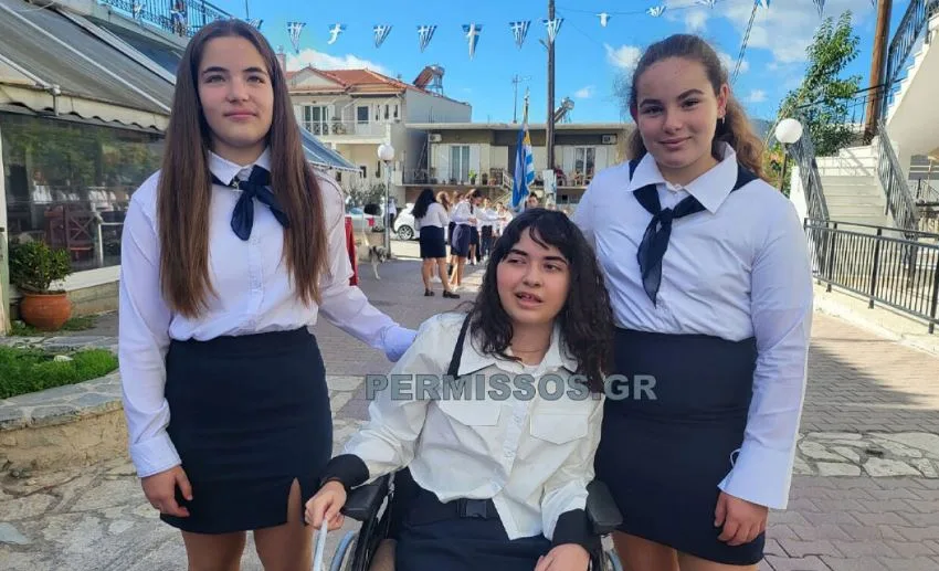  Θεσπιές: Η μικρή Αλεξία έκανε παρέλαση 6 χρόνια μετά τον βαρύτατο τραυματισμό από αδέσποτη σφαίρα