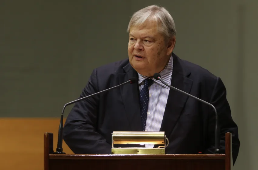  Βενιζέλος: Θα έχουμε κυβέρνηση μετά από δύο ή τρεις εκλογές αλλά τα αδιέξοδα δεν αίρονται