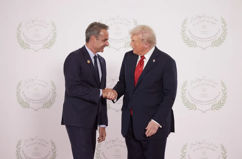  Μητσοτάκης: Βίντεο από το ταξίδι στην Αίγυπτο για τη σύνοδο κορυφής για τη Γάζα