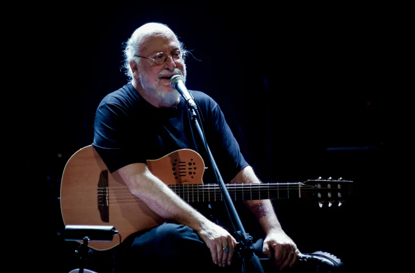  Διονύσης Σαββόπουλος: Η τελευταία συναυλία στην Θεσσαλονίκη και το μήνυμά του (vid)