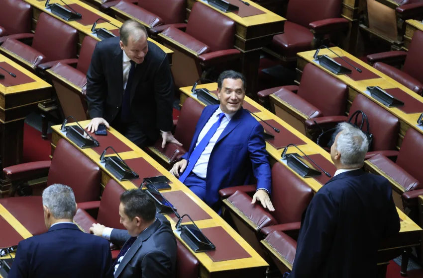  “Καρφώνει” Δένδια ο Άδωνις: Η μόνη περίπτωση να μην μιλήσω σε δικιά μου τροπολογία είναι να είμαι σε κώμα  στη ΜΕΘ