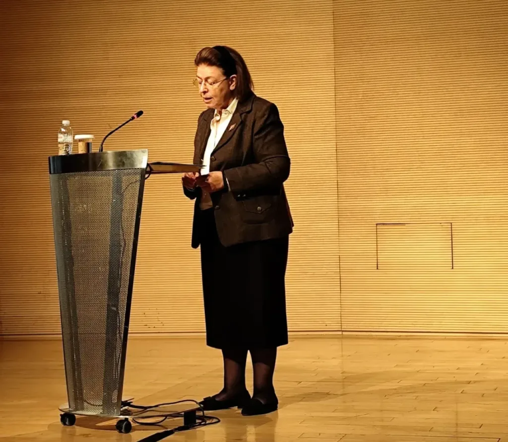 H Υπουργός Πολιτισμού Λίνα Μενδώνη e1760718809660