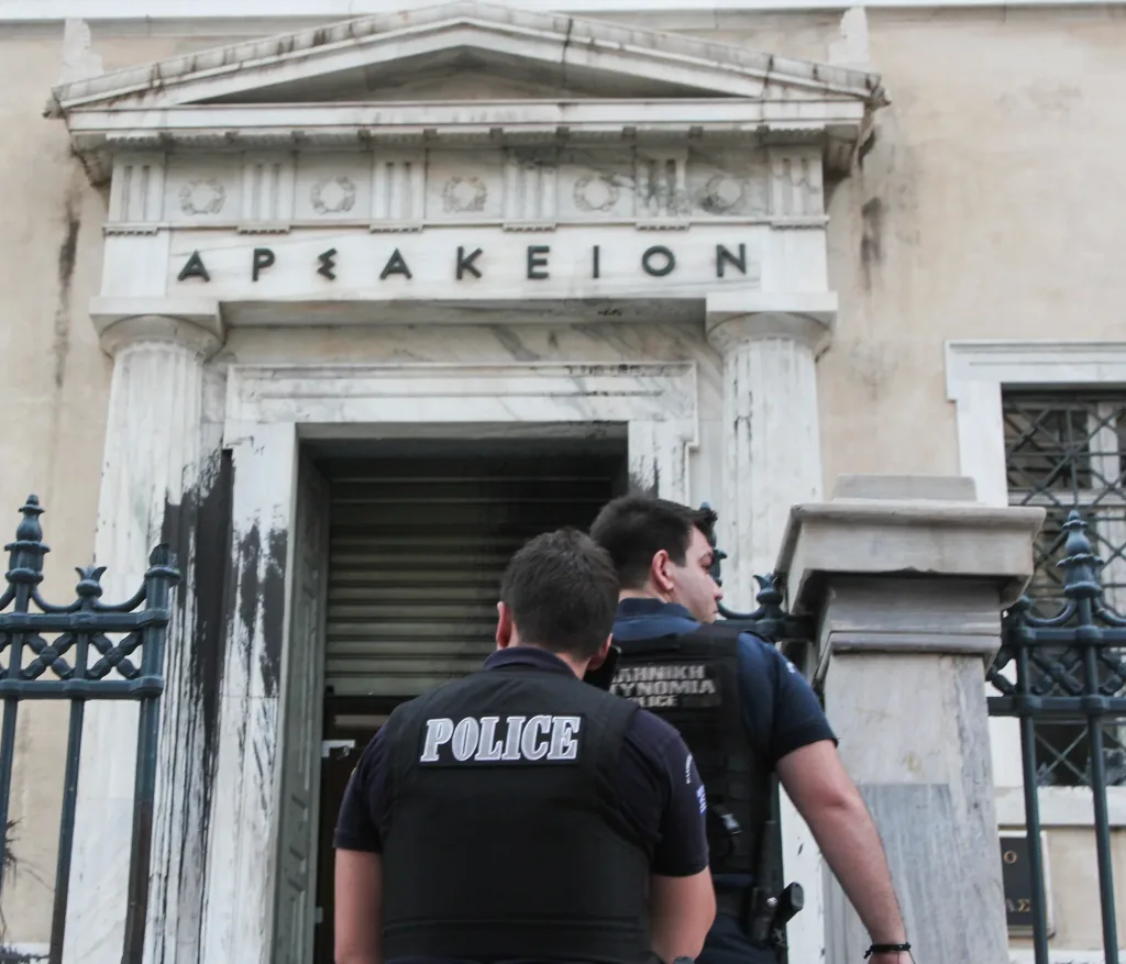 SYMBOULIO EPIKRATEIAS scaled e1760639805467