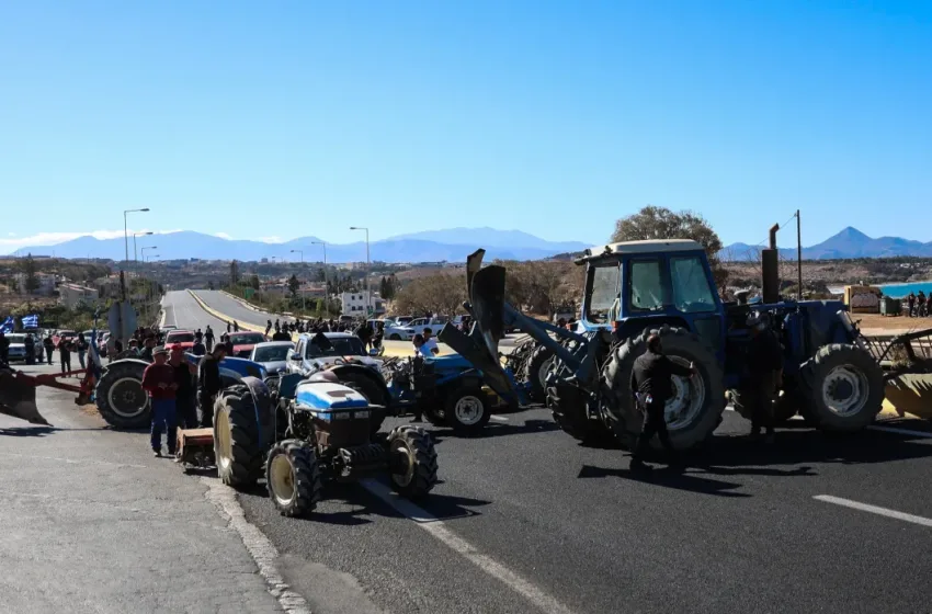  Στήνονται τα πρώτα αγροτικά μπλόκα σε Καρδίτσα και Γρεβερνά