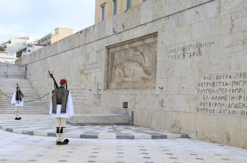 Κυβέρνηση: Ανεβάζει τους τόνους για τον Άγνωστο Στρατιώτη-“Υπάρχει πολιτικός χώρος που τρέφεται από την ένταση… “