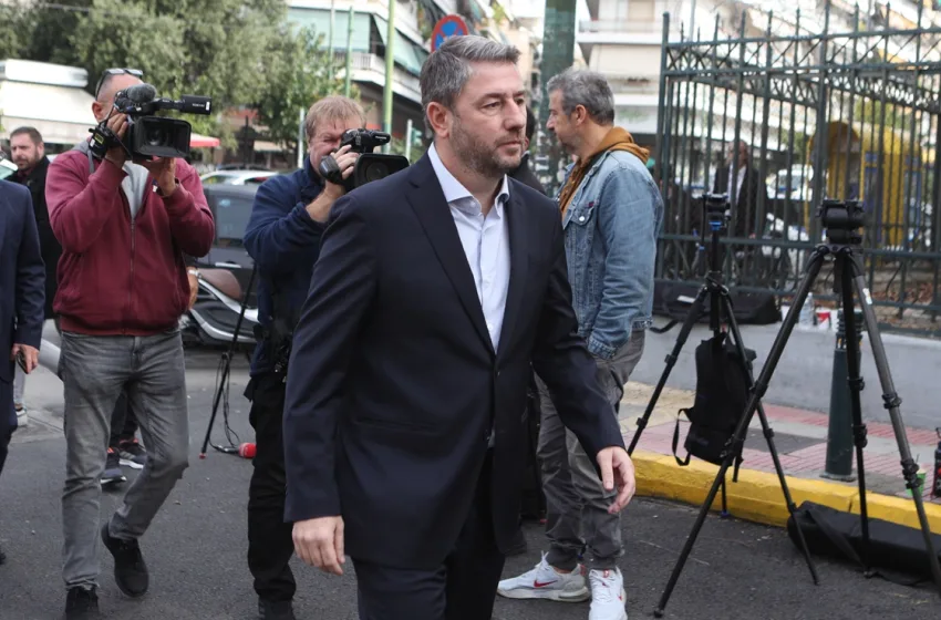  Η “καταιγίδα” που βρήκε και πάλι το ΠΑΣΟΚ απροετοίμαστο σε μια κρίσιμη καμπή