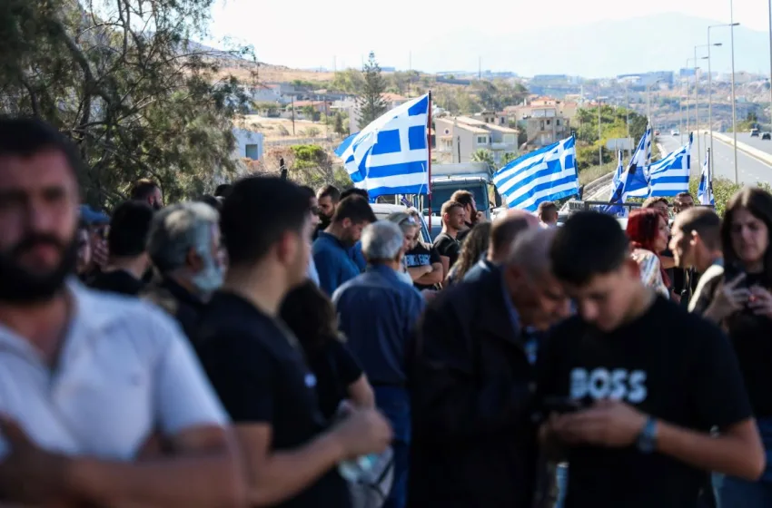  Κρήτη: Παραμένουν στα μπλόκα αγρότες και  κτηνοτρόφοι σε Ηράκλειο και Χανιά-Ανοιγοκλείνουν τον ΒΟΑΚ