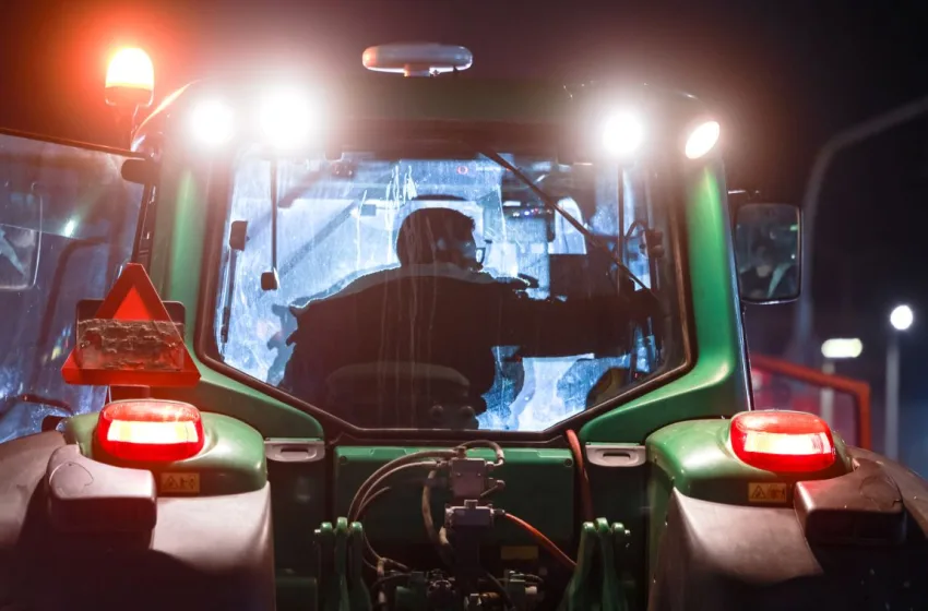  Κρήτη: Στους δρόμους οι κτηνοτρόφοι-Αρχίζουν τα μπλόκα