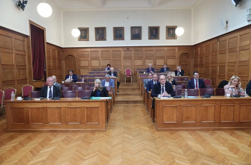  ΟΠΕΚΕΠΕ: “Σφάζονται” ΝΔ-ΠΑΣΟΚ για Κορασίδη-Το μήνυμα για τις 400.000 και η απάντηση του ίδιου