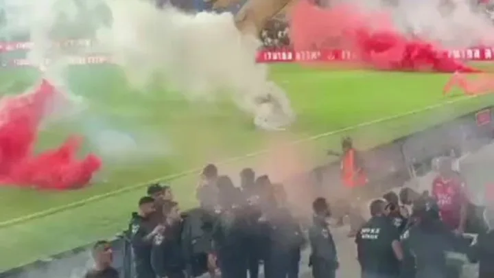  Άγρια επεισόδια στο Τελ Αβίβ: Η αστυνομία ακύρωσε το ντέρμπι Μακάμπι-Χάποελ (vid)