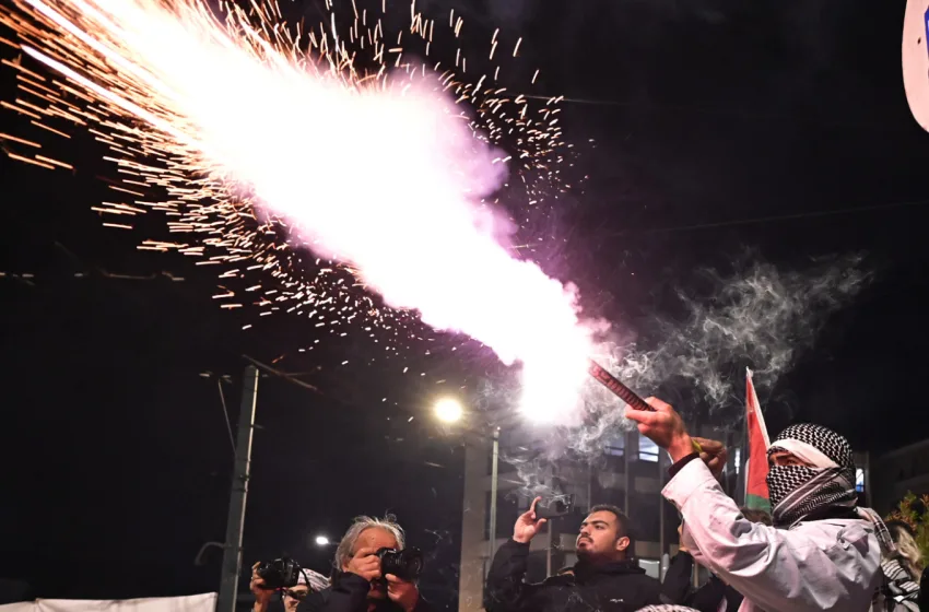  Επεισόδια έξω από την ισραηλινή πρεσβεία μετά την πορεία- Προσαγωγές (εικόνες, vid)