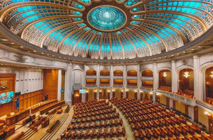  Νέα τακτική ντερ Λάιεν ενόψει της ψήφου εμπιστοσύνης: Συμβιβασμοί, ανοιχτός διάλογος, στοχευμένες κινήσεις