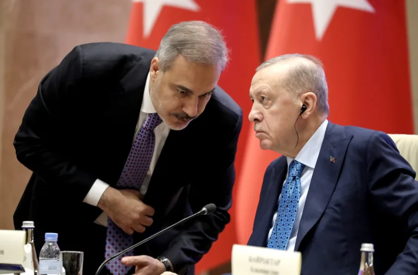  Ένας διάλογος δημοσιογράφων και μια… “αποκάλυψη” Φιντάν άναψαν φωτιές στον Ερντογάν