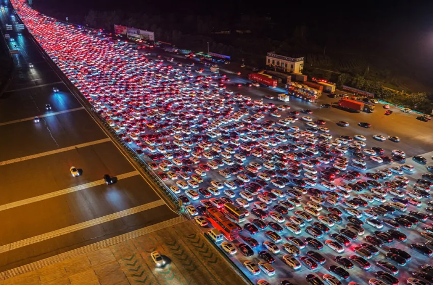  Ακραίο μποτιλιάρισμα στην Κίνα- Κολλημένοι έως και 24 ώρες (vid)
