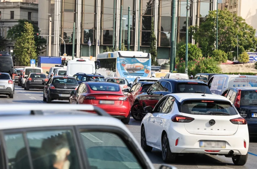  Ξέχασε το αυτοκίνητό του σε πάρκινγκ για 20 χρόνια- Πώς το βρήκε