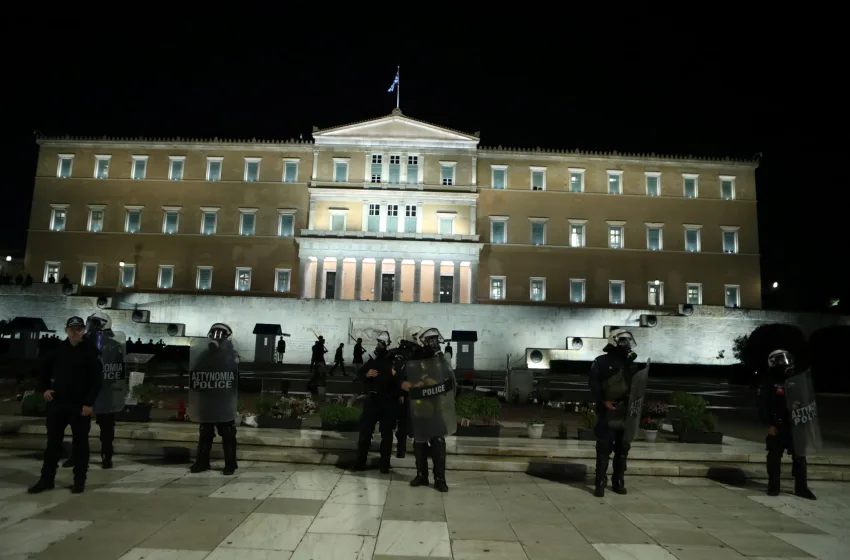 mat syntagma agnostos stratiotis