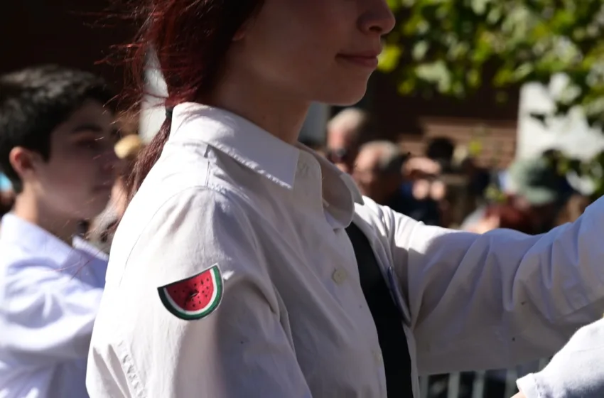  Μαθήτριες με καρπούζι: Άλλοι φωνάζουν, άλλοι λοιδορούν κι άλλοι δίνουν πλήρη υποτροφία